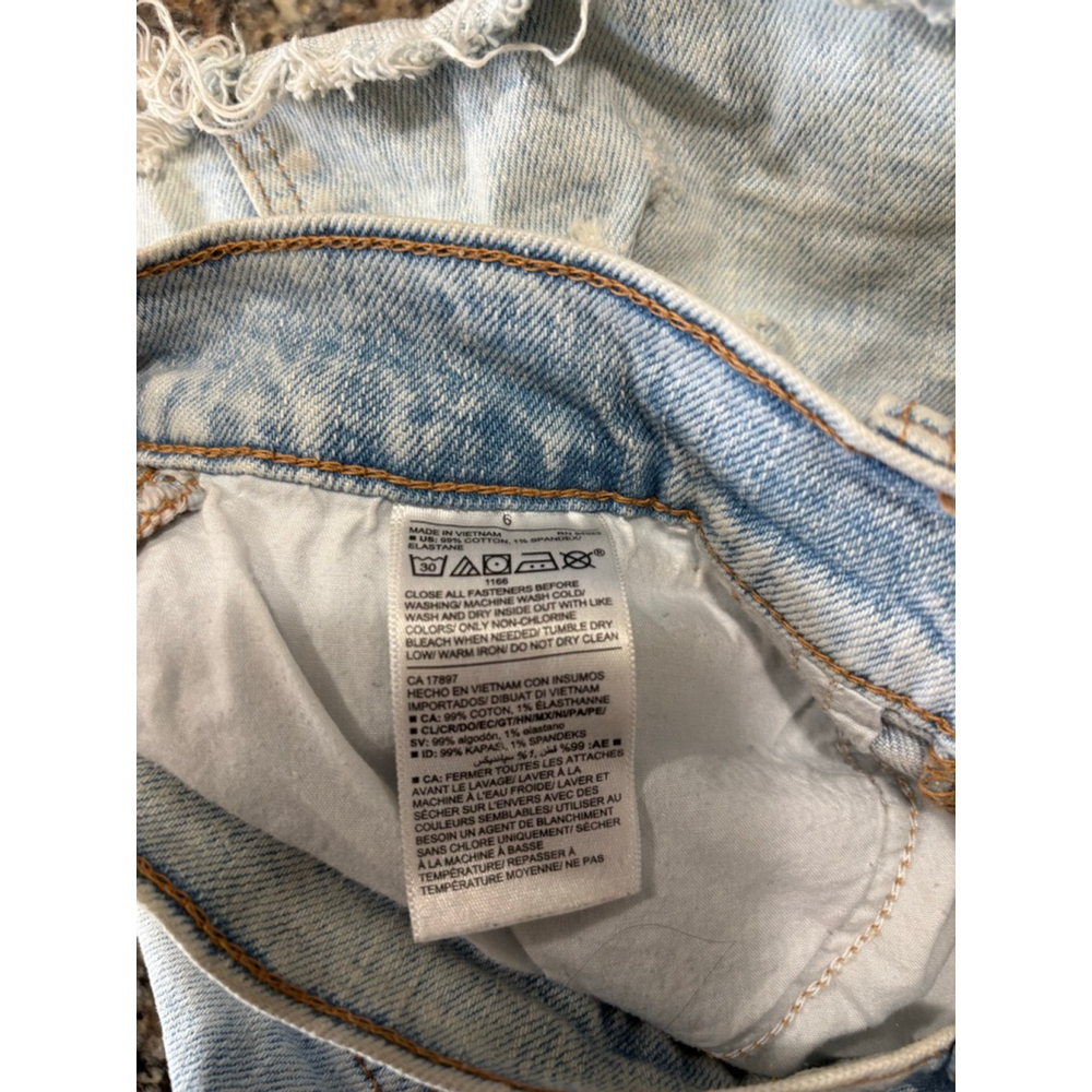 Old Navy Boyfriend Distressed Cutoff Denim Shorts - Picture 7 of 7